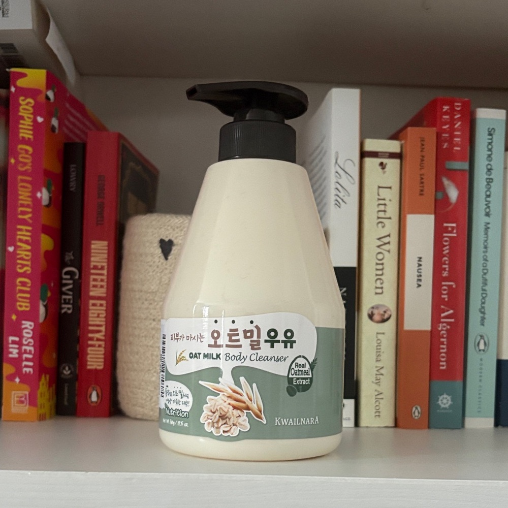 3/$30 Brand new never used Kwalinará Oat Milk body cleanser (approx 585 m L)